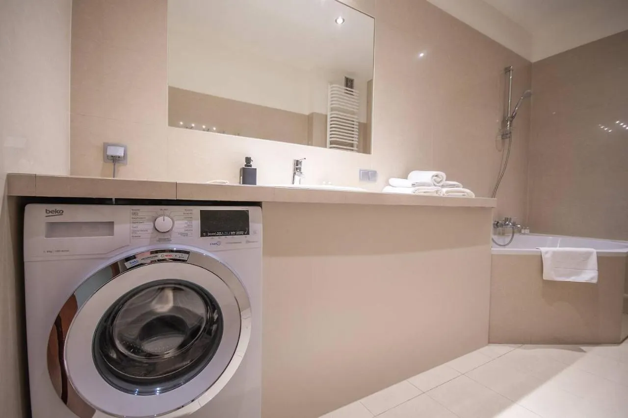 Inpoint 2-Bedrooms Apartment With Private Garden And Free Parking Krakow 0*,
